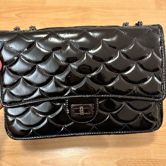 Quilted Leather Double Flap Shoulder Bag - Picture 2 of 6